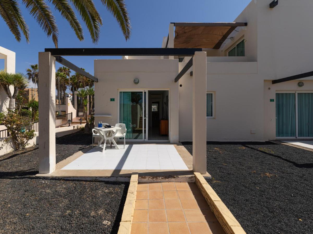 Homeforguest Apartamento Alisios 1 Con Piscina En Corralejo Kültér fotó