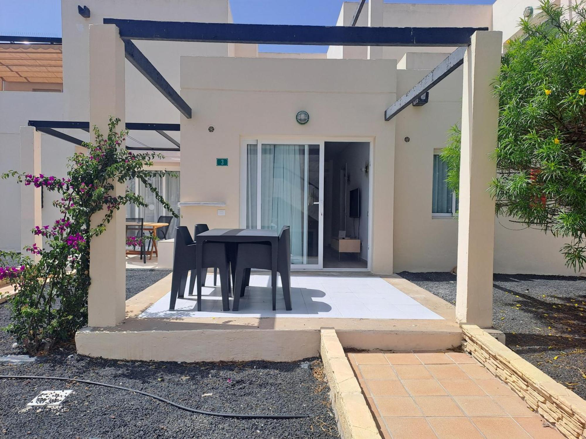 Homeforguest Apartamento Alisios 1 Con Piscina En Corralejo Kültér fotó
